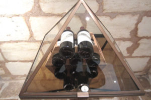 Weinpyramide auf Ponet-Canet