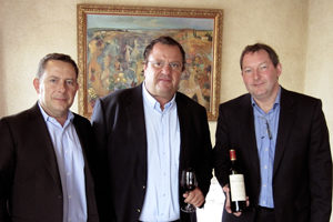 Clemens Scheumann Inhaber des Vineshop24 trifft Monsieur Dourthe Besitzer von Château Maucaillou