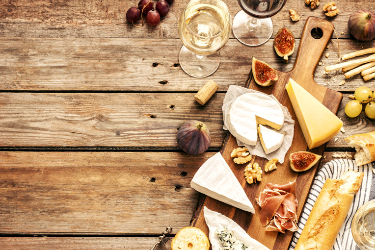 Snacks und Knabbereien zum Wein – Was passt zusammen?